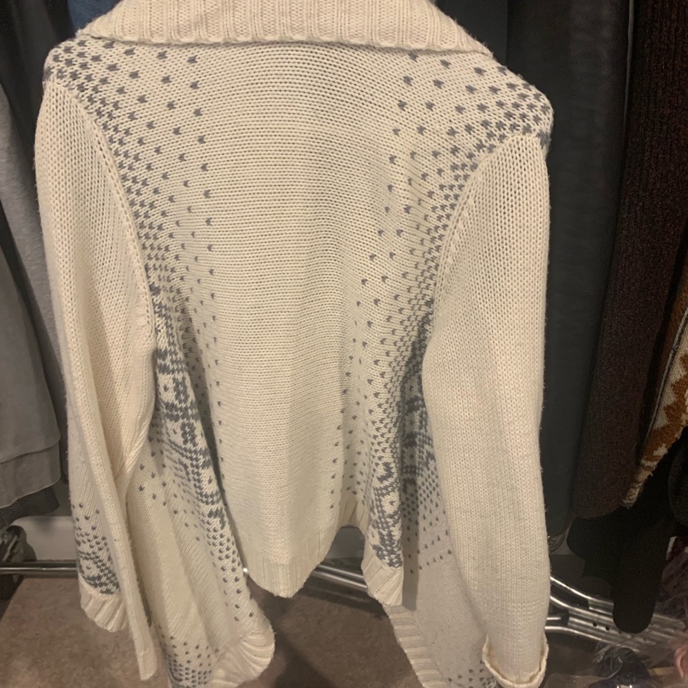 Knit sweater